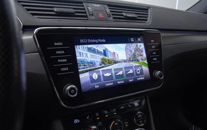 Skoda Superb cena 142900 przebieg: 105373, rok produkcji 2020 z Łódź małe 742